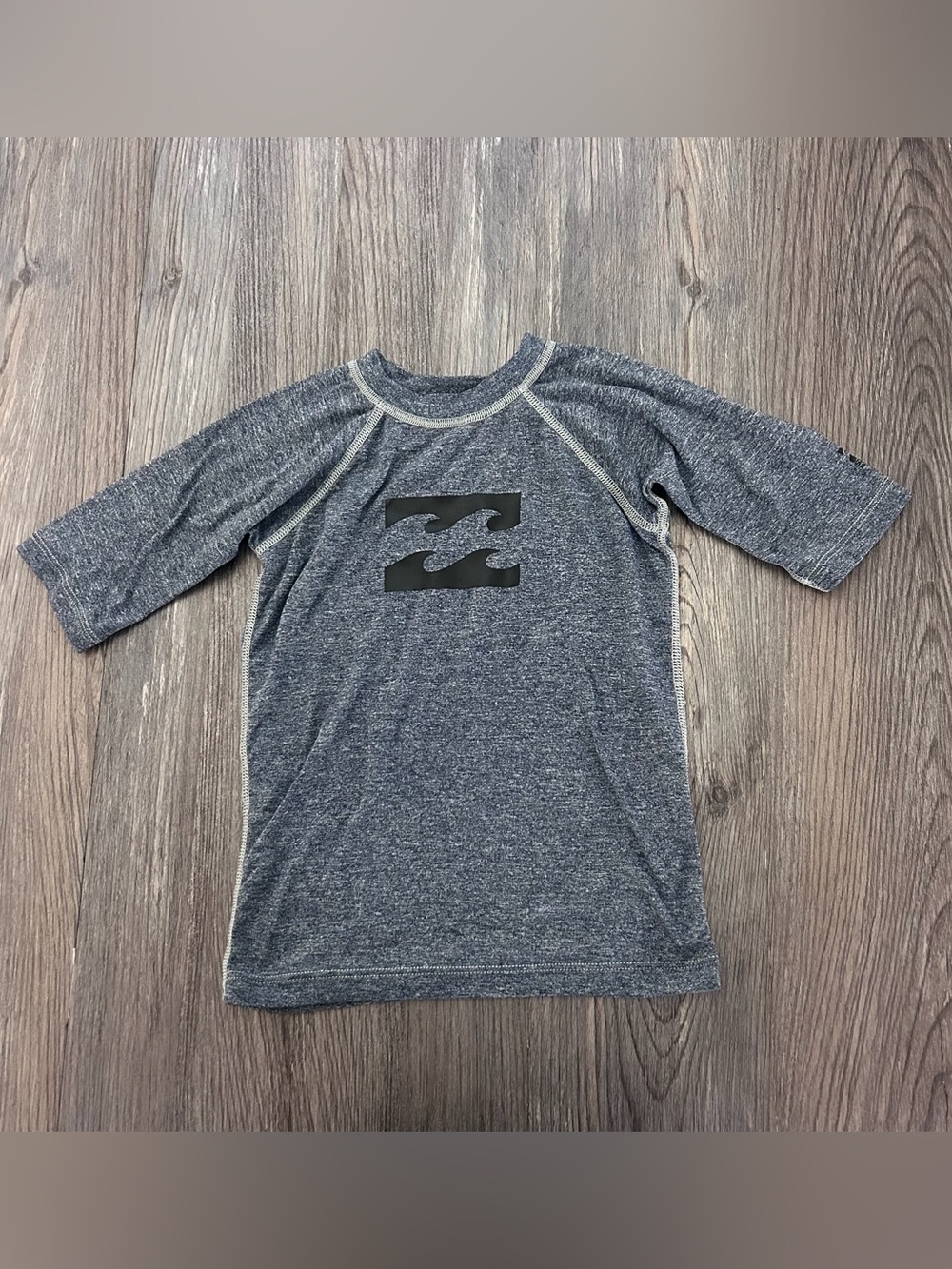 Billabong kids rashguard size 6